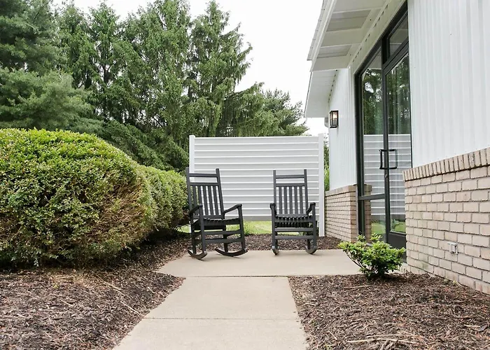 4 star hotel: Farmhouse Suites By Amish Country Lodging